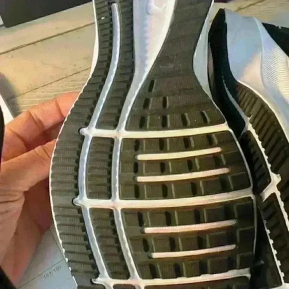 Nike mens Quest 4 Running - Picture 5 of 5